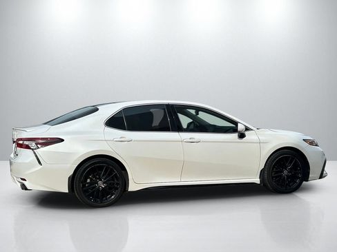 Used 2021 Toyota Camry XSE FWD image 4