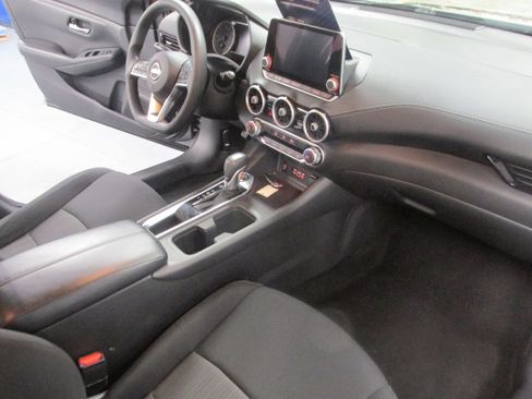 Used 2024 Nissan Sentra SV FWD image 24