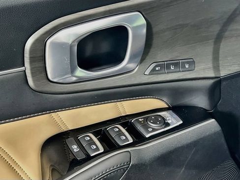 Used 2024 Kia Sorento SX Prestige w/ Olive Brown Leather Package AWD/4WD image 19