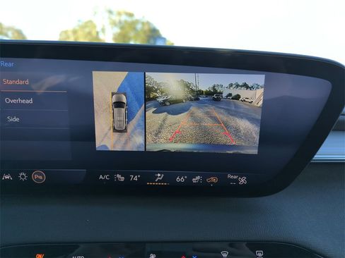 Used 2025 Buick Enclave Preferred image 23