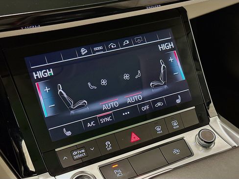 Used 2021 Audi e-tron Premium w/ Convenience Plus Package AWD/4WD image 24