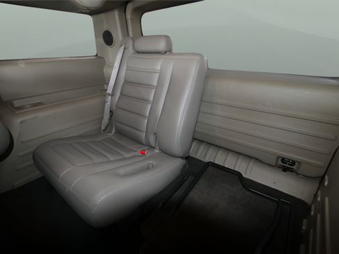 Used 2004 HUMMER H2 w/ Preferred Equipment Group AWD/4WD image 7