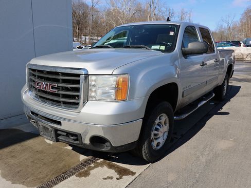 Used 2010 GMC Sierra 2500 SLE w/ Snow Plow Prep Package image 3