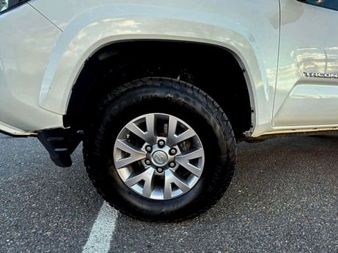 Used 2017 Toyota Tacoma SR5 image 24
