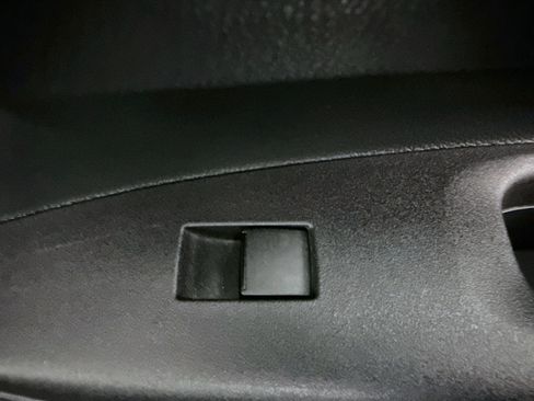 Used 2024 Toyota Corolla LE w/ LE Convenience Package FWD image 31