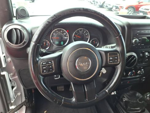 Used 2013 Jeep Wrangler Unlimited Sport AWD/4WD image 7