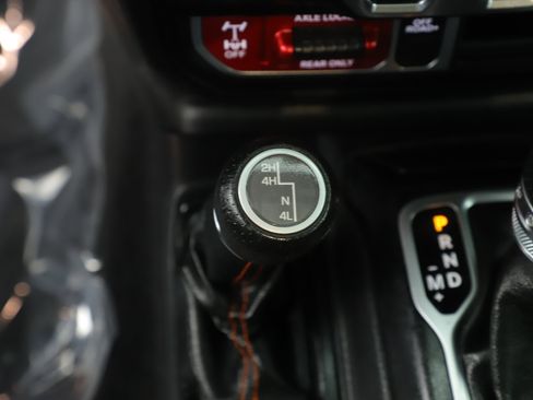 Certified 2021 Jeep Gladiator Mojave image 17