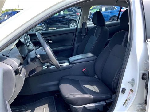 Used 2024 Nissan Sentra SV FWD image 8