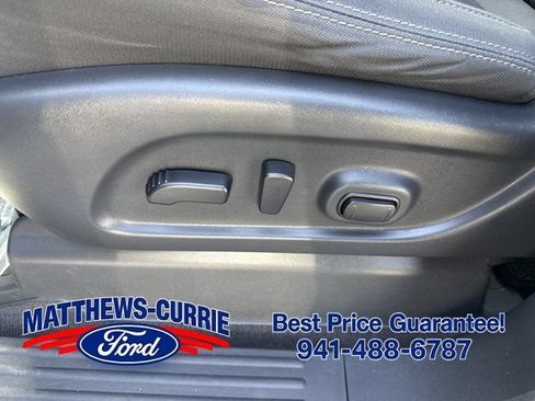 Used 2021 Nissan Titan SV w/ SV Convenience Package AWD/4WD image 10