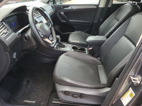 Used 2022 Volkswagen Tiguan SE w/ Panoramic Sunroof Package FWD image 22