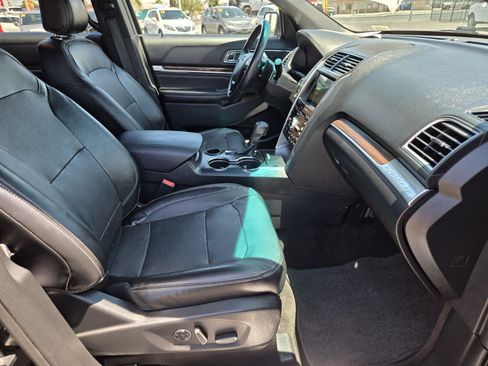 Used 2016 Ford Explorer Limited w/ Equipment Group 301A FWD image 14