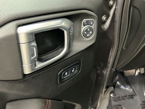 Used 2021 Jeep Wrangler Unlimited Rubicon AWD/4WD image 21