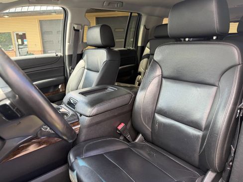 Used 2019 Chevrolet Suburban 3500 LT AWD/4WD image 16