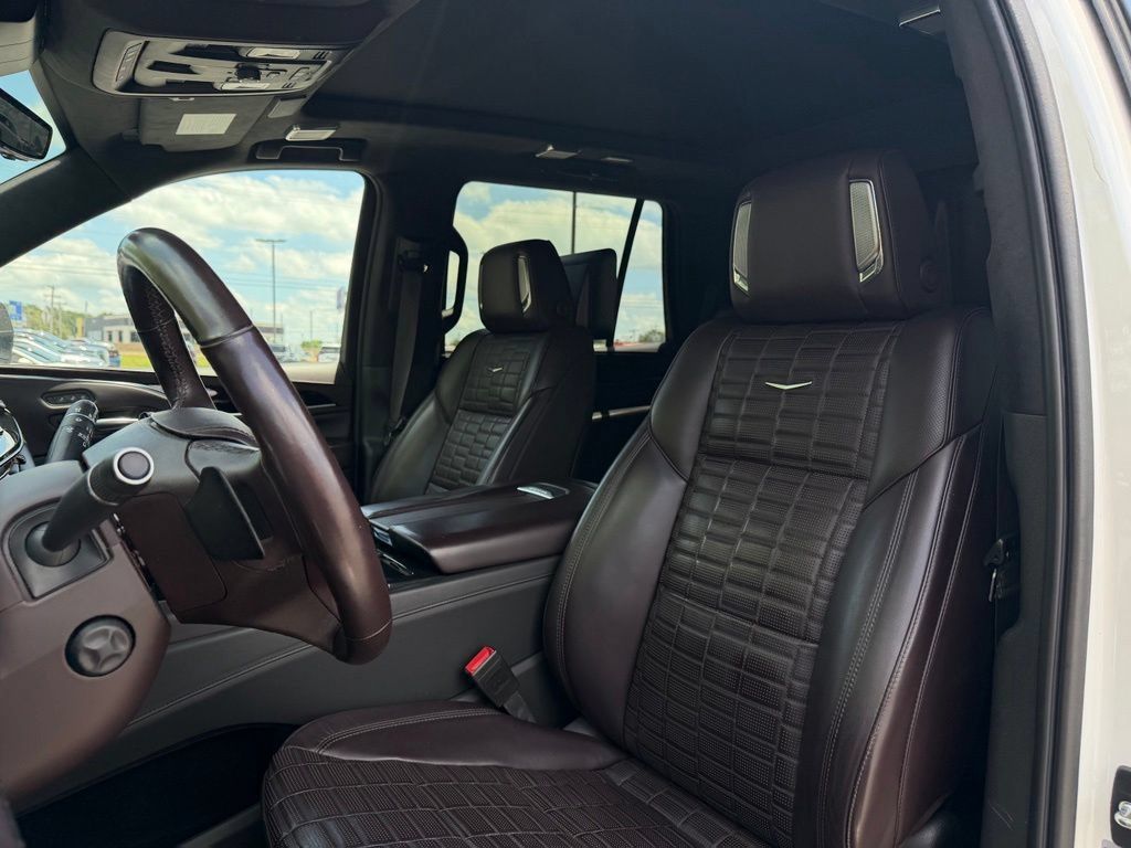 Used 2021 Cadillac Escalade Sport Platinum AWD/4WD image 11
