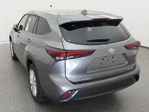 New 2026 Toyota Highlander Limited AWD/4WD image 6