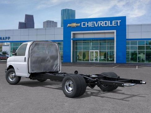 New 2026 Chevrolet Express 3500 w/ Power Convenience Package RWD image 3