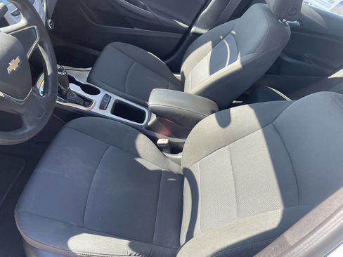 Used 2018 Chevrolet Cruze LS image 17