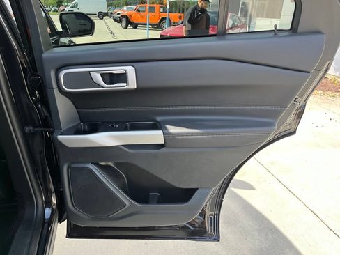 Used 2023 Ford Explorer XLT w/ Equipment Group 202A RWD image 26