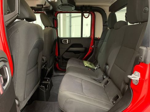 Used 2022 Jeep Gladiator Overland image 16