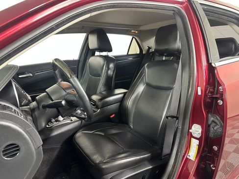 Used 2018 Chrysler 300 Limited w/ Safetytec Plus Group image 14