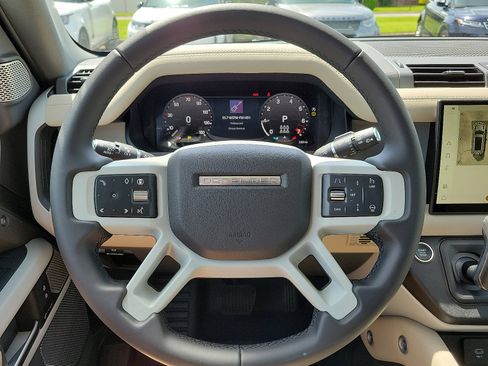 Used 2024 Land Rover Defender 130 S image 14