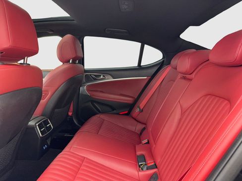 Used 2025 Genesis G70 2.5T w/ Sport Prestige Package image 39