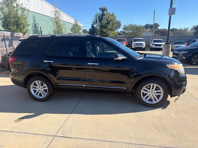 Used 2015 Ford Explorer XLT w/ Equipment Group 202A FWD image 4