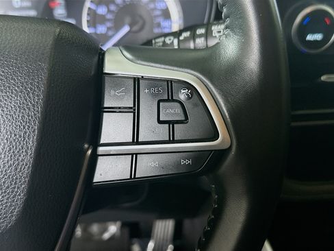 Used 2023 Toyota Highlander LE FWD image 17