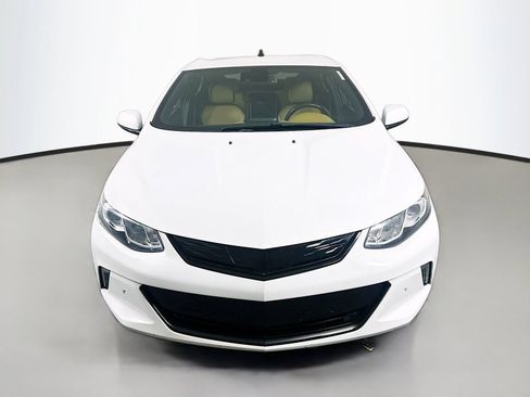 Used 2018 Chevrolet Volt Premier w/ Driver Confidence Package FWD image 2
