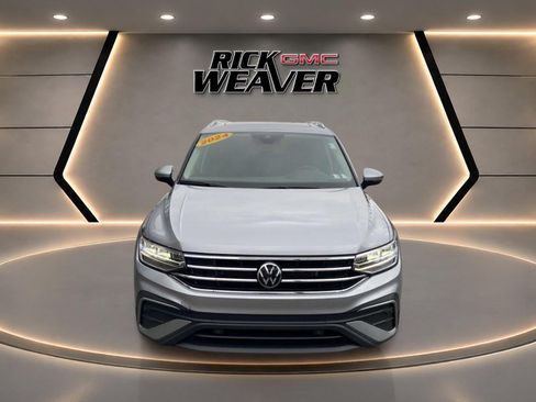 Used 2024 Volkswagen Tiguan SE AWD/4WD image 10