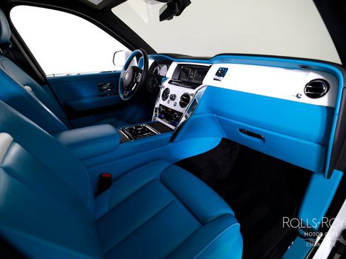 Certified 2024 Rolls-Royce Cullinan AWD/4WD image 35