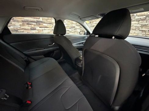 Used 2023 Hyundai Elantra SEL w/ Convenience Package FWD image 32