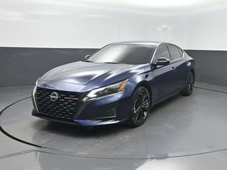 Used 2023 Nissan Altima 2.5 SR w/ SR Premium Package FWD video 1