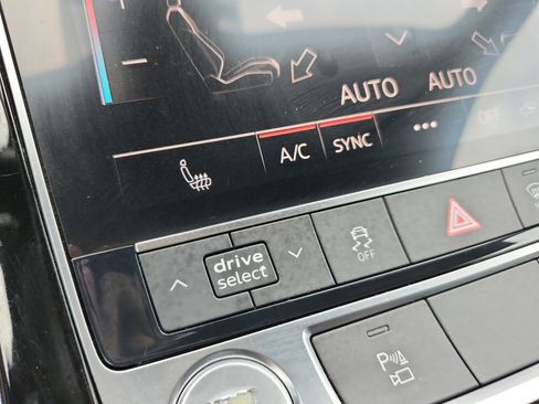 Used 2019 Audi Q8 Premium w/ Convenience Package AWD/4WD image 20