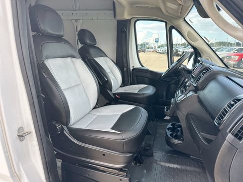 Used 2025 RAM ProMaster 2500 w/ Convenience Group FWD image 22