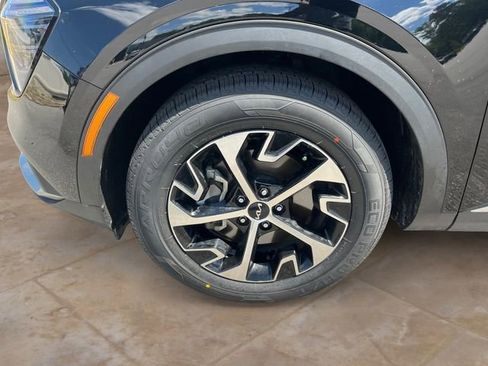 Used 2024 Kia Sportage EX FWD image 14