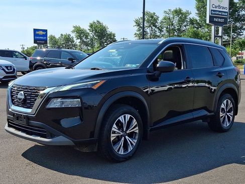 Certified 2023 Nissan Rogue SV w/ SV Premium B Package AWD/4WD image 3