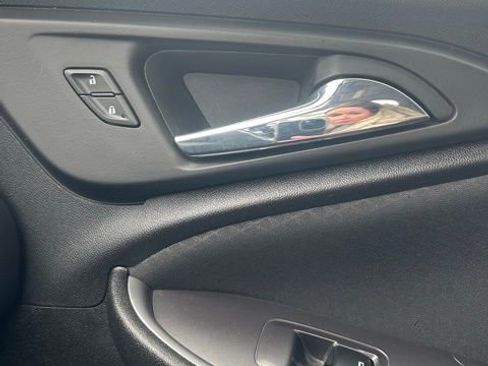 Used 2022 Chevrolet Malibu LT image 21