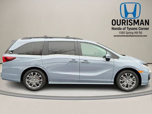 New 2026 Honda Odyssey Touring image 2