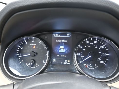 Used 2017 Nissan Rogue SV w/ SV Premium Package image 11