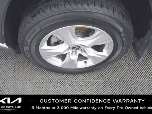 Used 2021 Toyota RAV4 XLE image 21