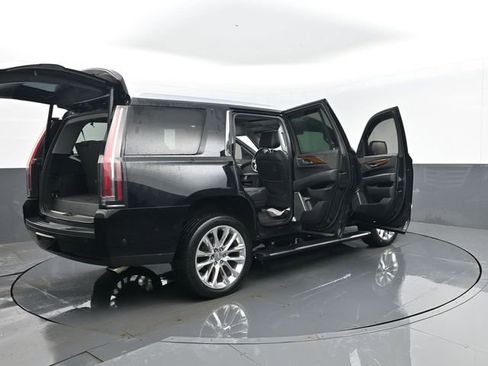 Used 2019 Cadillac Escalade Premium Luxury AWD/4WD image 36