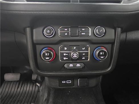 Used 2022 Chevrolet Tahoe 2WD w/ Remote Keyless Entry Package image 11