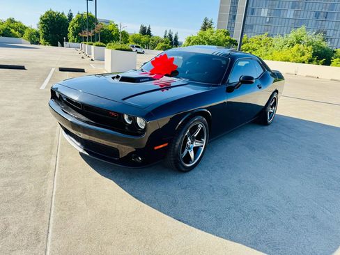 Used 2016 Dodge Challenger R/T Plus image 8
