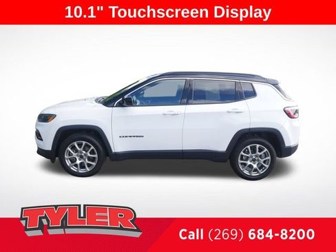 Certified 2025 Jeep Compass Limited AWD/4WD image 4