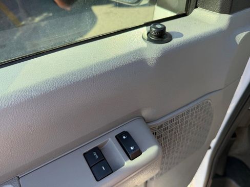 Used 2014 Ford E-250 and Econoline 250 w/ Interior Upgrade Package image 31