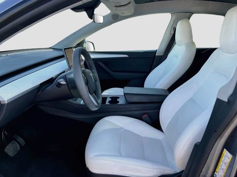 Used 2024 Tesla Model Y Long Range AWD/4WD image 20