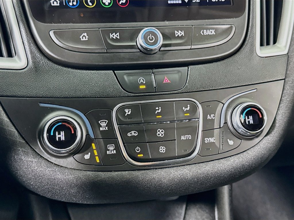 Used 2022 Chevrolet Malibu LT FWD image 16
