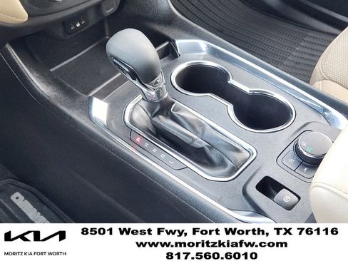 Used 2023 Chevrolet Traverse LS FWD image 19