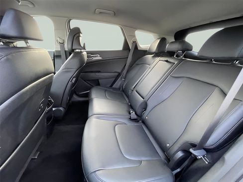 Used 2025 Kia Sportage EX image 17